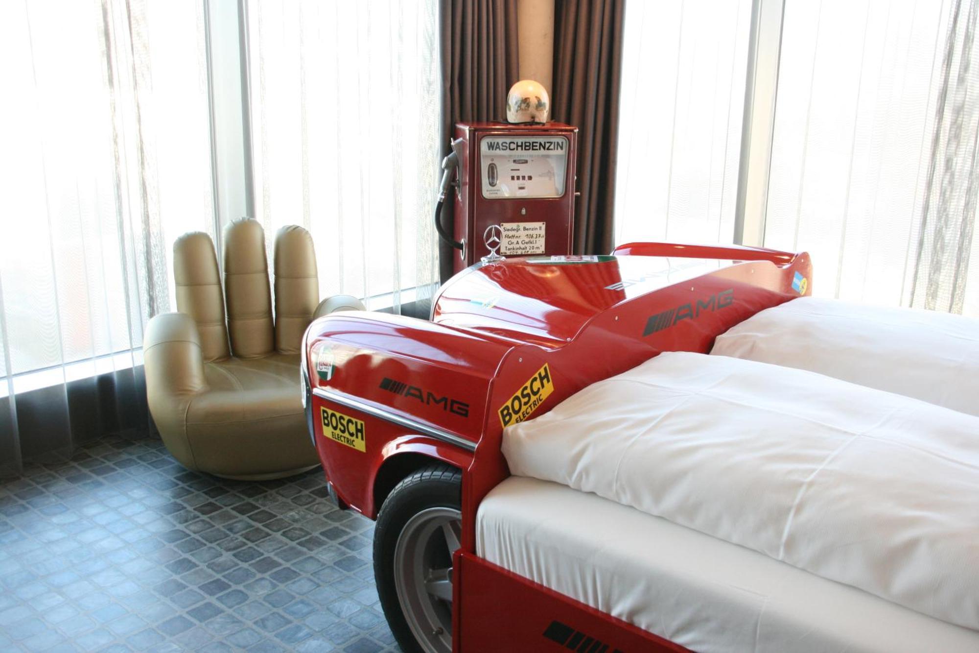 V8 Hotel Motorworld Region Stuttgart Boeblingen Exterior photo