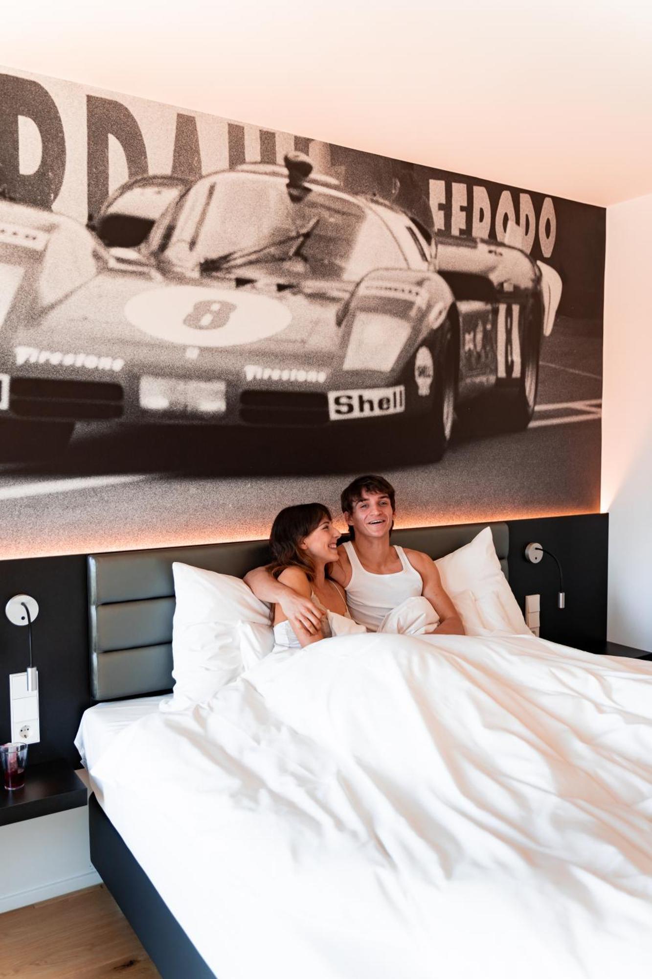 V8 Hotel Motorworld Region Stuttgart Boeblingen Exterior photo