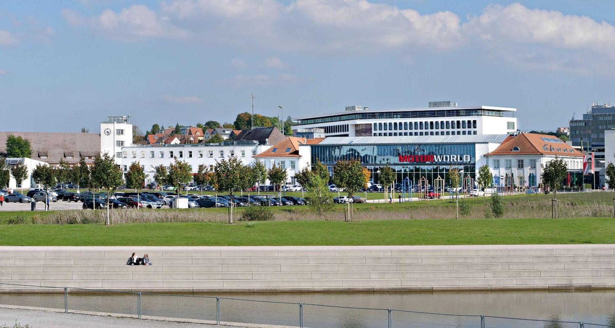 V8 Hotel Motorworld Region Stuttgart Boeblingen Exterior photo