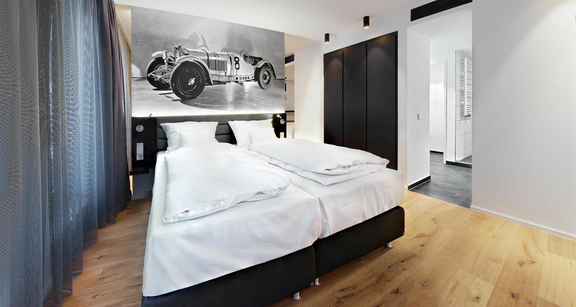V8 Hotel Motorworld Region Stuttgart Boeblingen Exterior photo